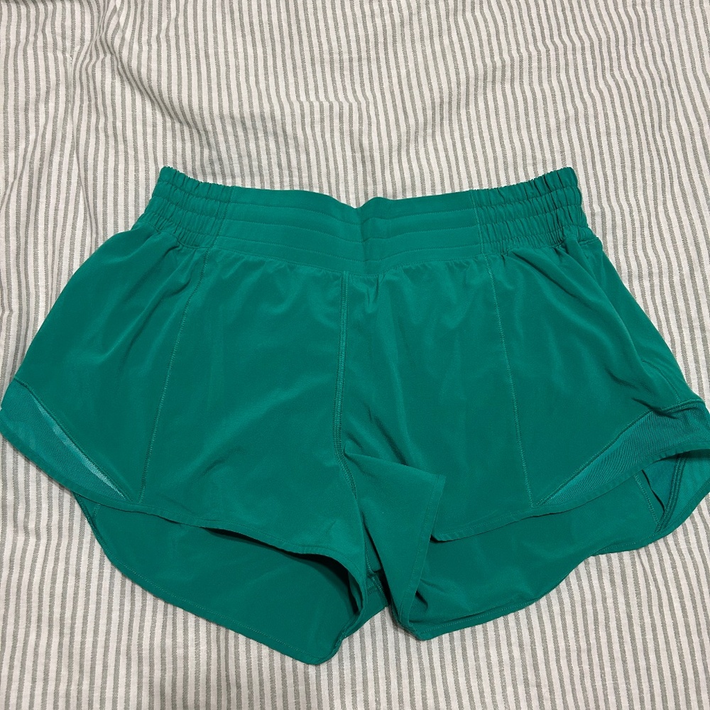lululemon hottie hot short hr 2.5"